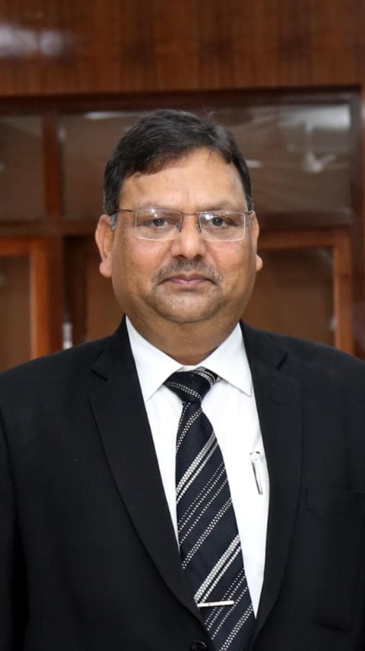 Justice Deepak Sexena